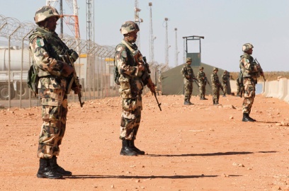 The Algerian army has beefed up its positions on the border with war-torn Mali to prevent incursions by armed rebels fleeing north. Algeria, which had always opposed military intervention in Mali, was reluctantly drawn into the conflict when it agreed to let French warplanes use its airspace, and closed its 1,400-kilometre southern border shortly afterwards. Photo: Reuters